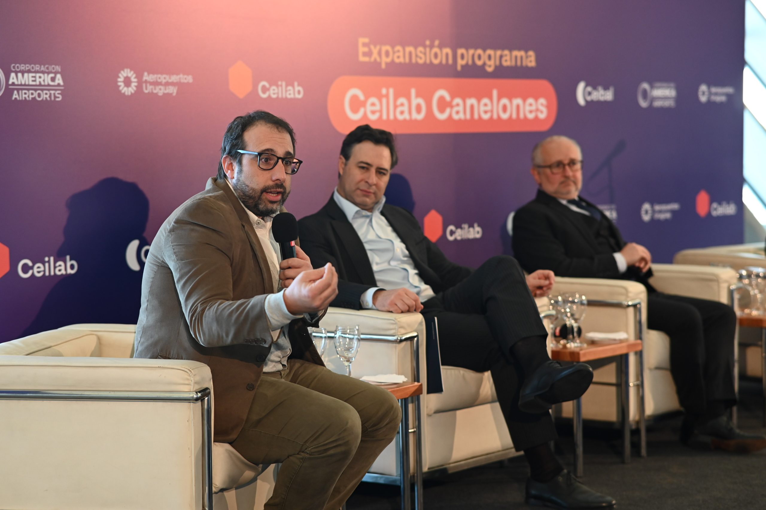 Corporación América Airports y Ceibal firman alianza para instalar laboratorios de innovación para jóvenes 