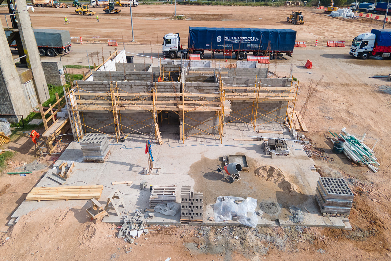 Avanzan obras de mejoras en área de control integrado del paso de frontera de Fray Bentos 