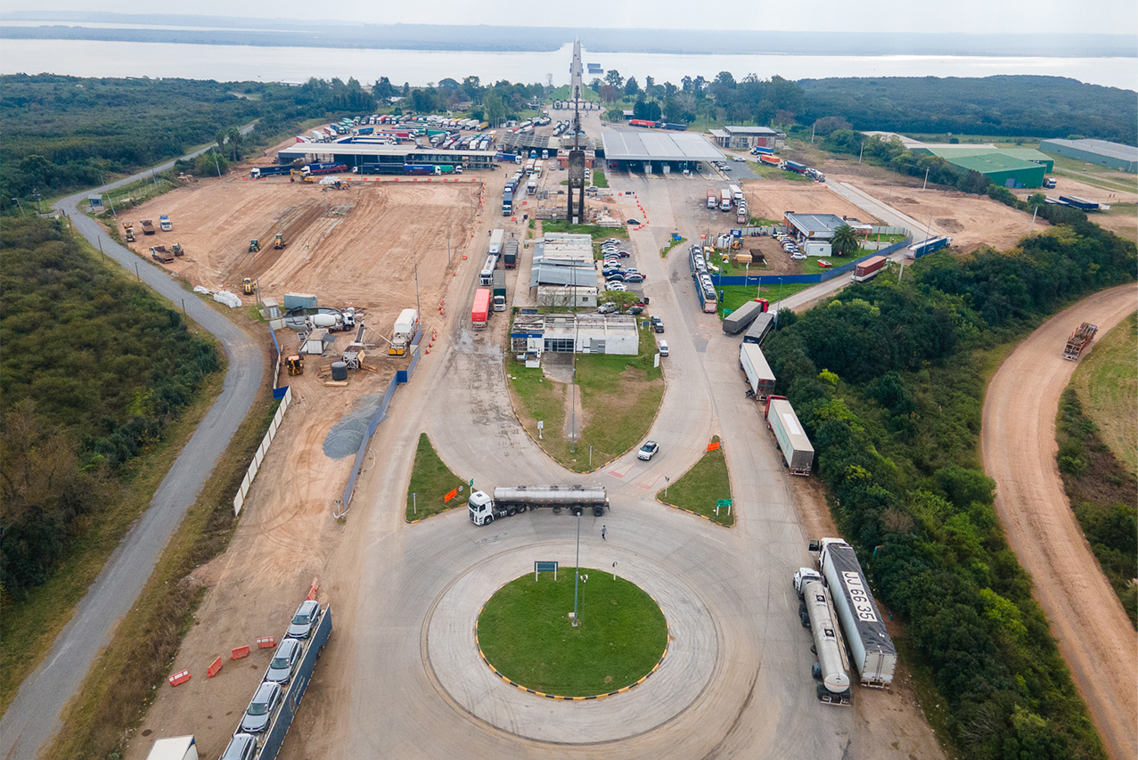 Avanzan obras de mejoras en área de control integrado del paso de frontera de Fray Bentos 