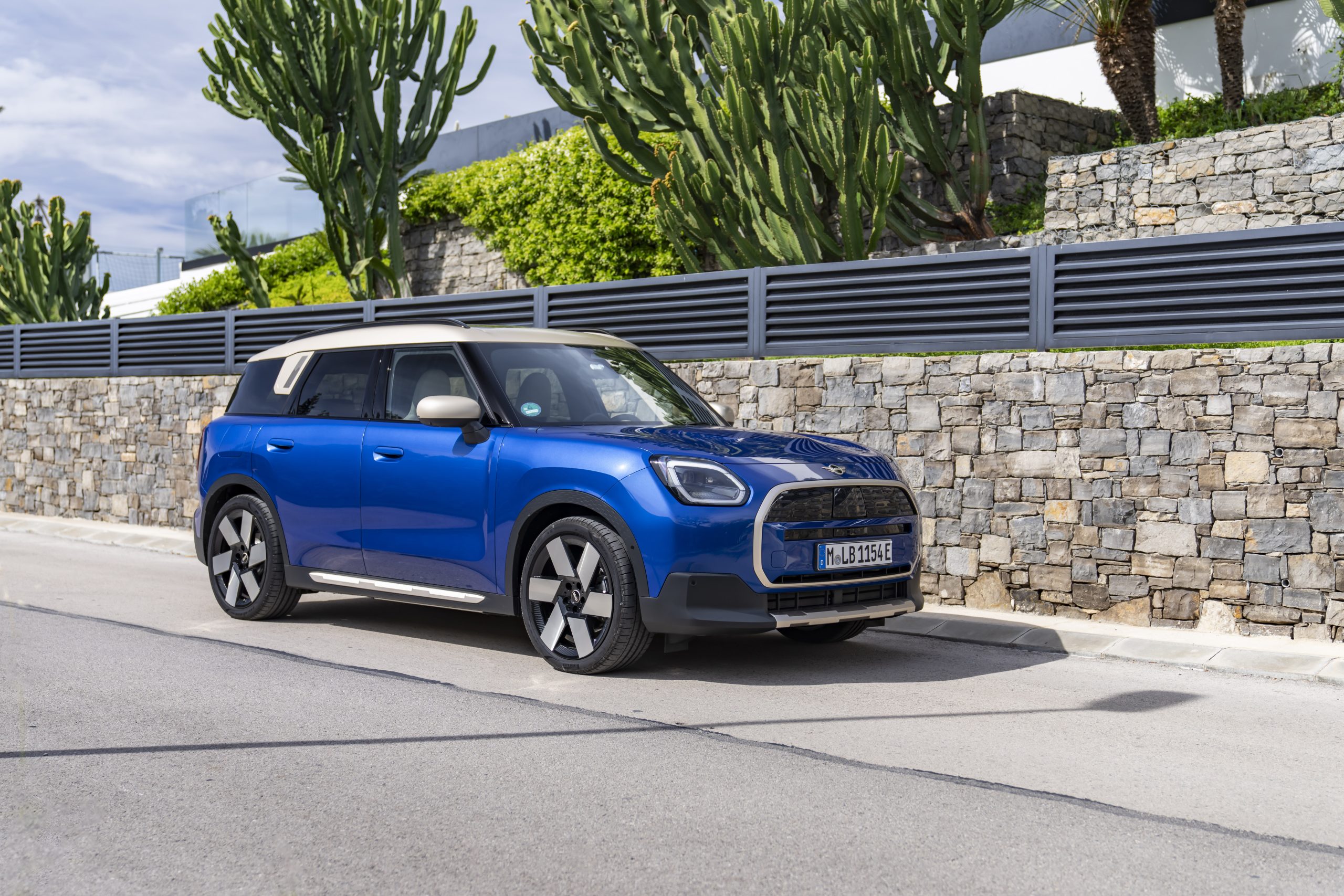 Magna Motors presentó el nuevo MINI Countryman en Uruguay 