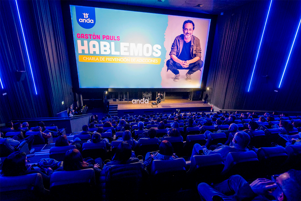 ANDA realizó una conferencia que tuvo como principal orador a Gastón Pauls 