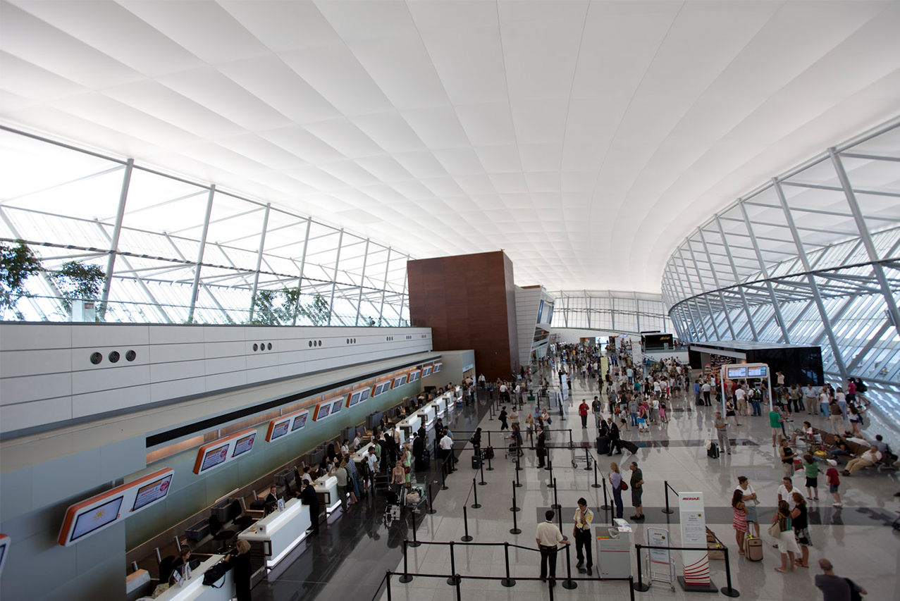 Aeropuerto de Carrasco recibió el Premio Nacional de Eficiencia Energética 